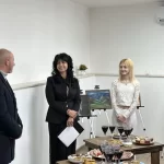 Read more about the article Родната къща на Златю Бояджиев приюти изложбата на талантливата Росица от Брезово