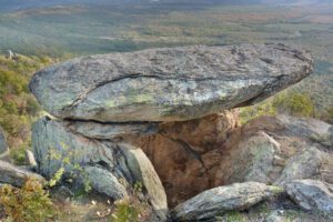 Долмен Плочата в Община Брезово
